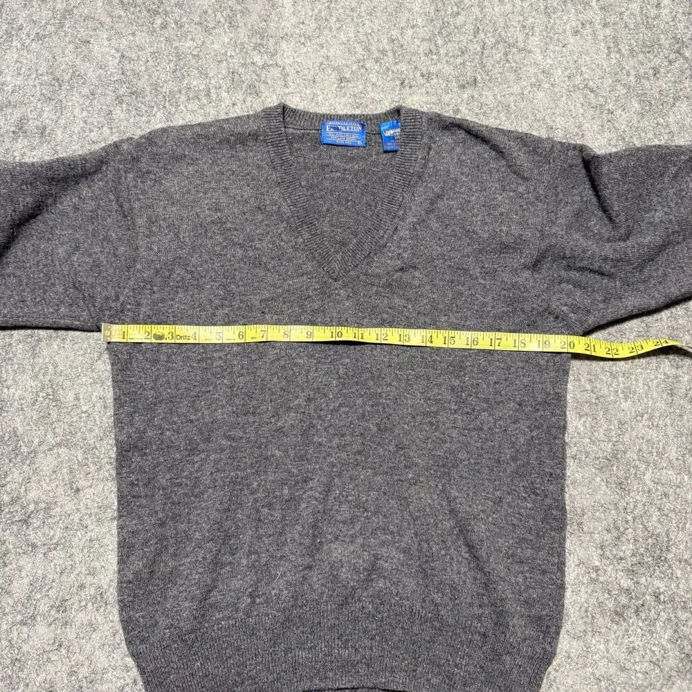 Vtg Pendleton Lambswool Sweater Mens M Gray V Neck Knit Virgin Wool Distressed